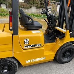 MITSUBISHI FD25フォークリフトの画像