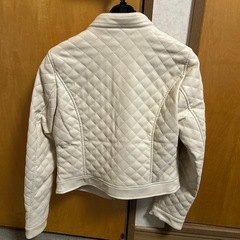 ライダースジャケット　生成色　レディース　の画像