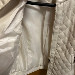 ライダースジャケット　生成色　レディース　の画像