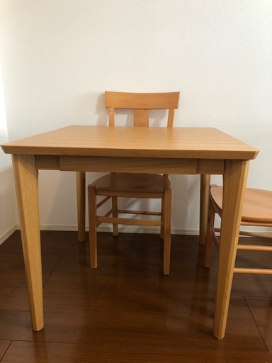 ダイニングテーブルセット　　椅子2脚
