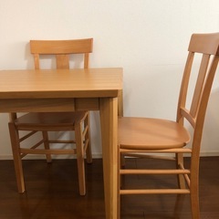 ダイニングテーブルセット　　椅子2脚の画像