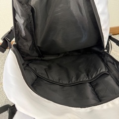 無料！白リュック 差し上げますの画像