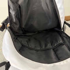 無料！白リュック 差し上げますの画像