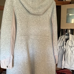 グレーのコート サイズLLの画像