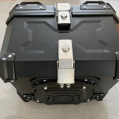 〈決まりました
〉バイク用リアボックスの画像