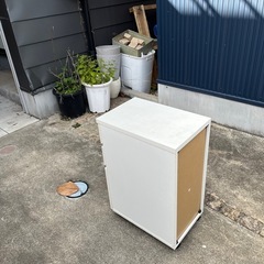 ラック　引き出しの画像