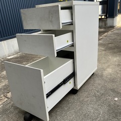 ラック　引き出しの画像