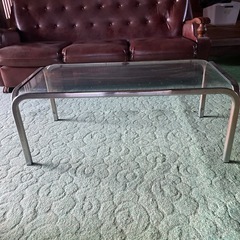 ガラステーブルの画像