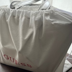【無料】フランス購入　GUESSバッグ シルバーの画像