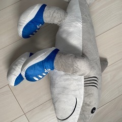 未使用　足が生えているサメの画像