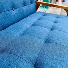 ニトリ 天然木フレーム コンパクトソファ 布張り ルッキ2KD BL MBR 2人掛け 2シーター 2P ファブリック 青系 デニム系 北欧テイスト ナチュラルインテリア 木製アーム ブルーソファ / NITORI Compact Sofa LUKKI2KD Wooden Frame 2 Seater Fabric Blue Denim Tone Natural Nordic Style Wooden Arm Blue Sofa MBRの画像