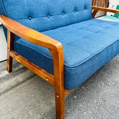 ニトリ 天然木フレーム コンパクトソファ 布張り ルッキ2KD BL MBR 2人掛け 2シーター 2P ファブリック 青系 デニム系 北欧テイスト ナチュラルインテリア 木製アーム ブルーソファ / NITORI Compact Sofa LUKKI2KD Wooden Frame 2 Seater Fabric Blue Denim Tone Natural Nordic Style Wooden Arm Blue Sofa MBRの画像