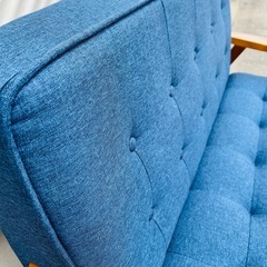 ニトリ 天然木フレーム コンパクトソファ 布張り ルッキ2KD BL MBR 2人掛け 2シーター 2P ファブリック 青系 デニム系 北欧テイスト ナチュラルインテリア 木製アーム ブルーソファ / NITORI Compact Sofa LUKKI2KD Wooden Frame 2 Seater Fabric Blue Denim Tone Natural Nordic Style Wooden Arm Blue Sofa MBRの画像