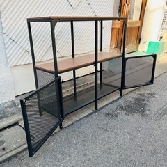 フォエルボ シェルフ FJALLO メタルラック アイアンラック スチール × 木製棚 インダストリアル 収納棚 フリーラック キャビネット 扉付き シェルフ 黒 ブラック 男前インテリア ガレージスタイル 工業系家具 / FJALLO Shelf Metal Iron Rack Steel Cabinet Industrial Storage Shelf Black Wood Top Door Typeの画像