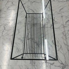 ガラステーブルの画像