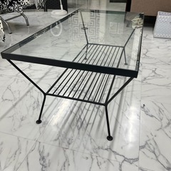 ガラステーブルの画像