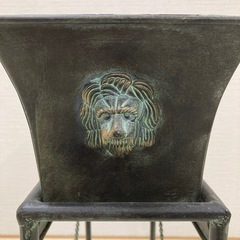 スタンド付き　アイアンプランターの画像