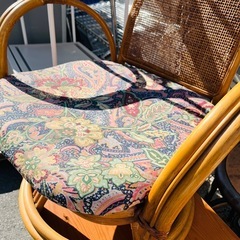 ラタン 回転イス 籐椅子 回転チェア ラタンチェア 座椅子 クッション付き 和モダン 和室 洋室兼用 背もたれ 籐家具 円形座面 回転式チェア 籐回転椅子 アジアン リゾート ヴィンテージ / Rattan Swivel Chair Cushion Japanese Modern Asian Vintage Bamboo Rotating Seat の画像