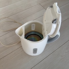 電気ケトルの画像