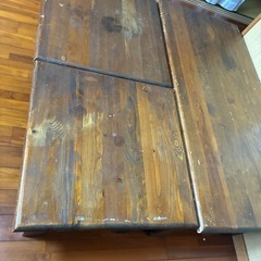 アンティク風テーブルの画像