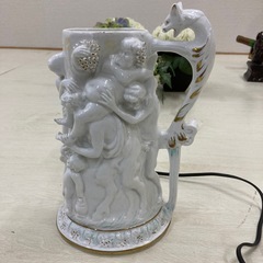 ジョッキ型　スタンドライト　照明の画像