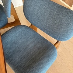 ダイニングテーブル4脚チェアつきの画像