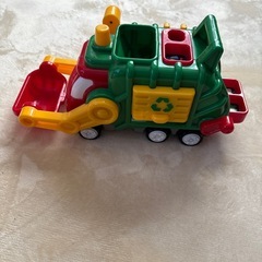 ゴミ収集車　おもちゃの画像