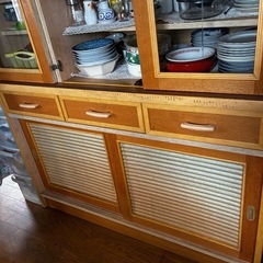 食器棚 ガラス扉付き　昭和レトロ　おしゃれ　アンティーク　ビンテージ　古茶箪笥の画像
