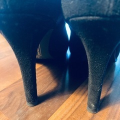 セブントゥエルヴサーティ 美品パンプス 24センチの画像