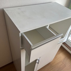 キッチン 食器棚（収納棚）の画像