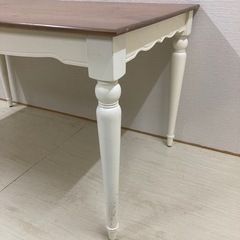 ダイニングテーブル　フレンチカントリー　の画像