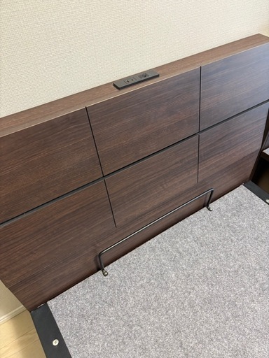 シングルベッドフレームコンセント収納付き