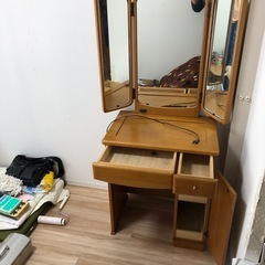 ドレッサー三面鏡の画像