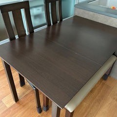 ダイニングテーブル　2人　4人　の画像