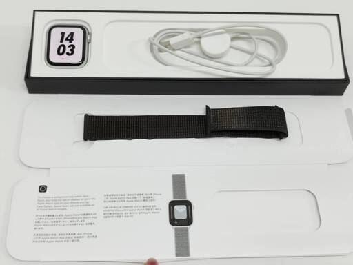 Apple Watch Nike SE 第1世代/GPS/44mm/A2352/シルバー〈MYYN2J/A〉