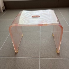 アクリルバスチェアの画像