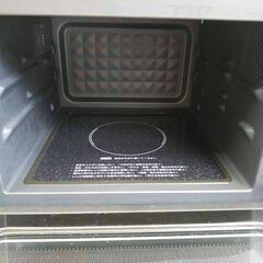 3か月間保証☆配送有り！5000円(税込）アイリスオーヤマ オーブンレンジ 庫内フラット 角皿無し 2020年製 難有りの画像