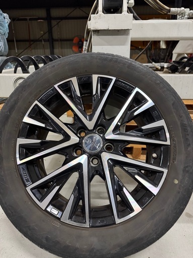 16インチアルミ