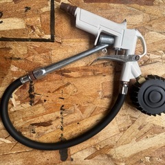 タイヤゲージ エアチャックガンの画像