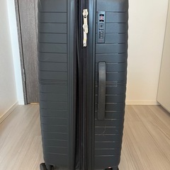 75Lスーツケース　一回のみ使用の画像