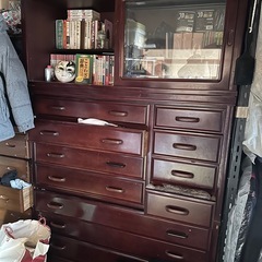 ミシン、テレビ、和簞笥、冷蔵庫の画像