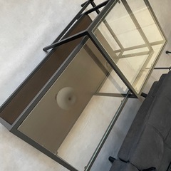 ネストテーブル ガラスのローテーブルの画像