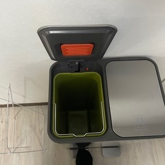 ゴミ箱の画像