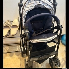 コンビスゴカルベビーカーの画像