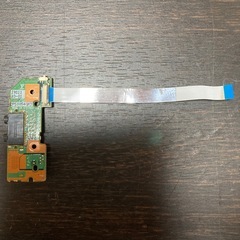 LIFEBOOK AH56/D  イヤホン2口、USBポート1口の画像