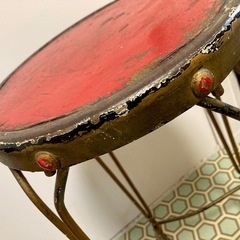 ビンテージチェア　赤・ゴールドの画像