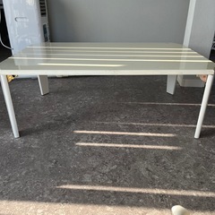 折りたたみテーブルの画像