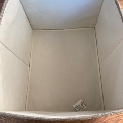 折りたためる収納ボックスの画像