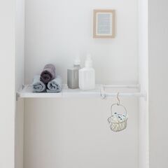 【アウトレット特価】突っ張り棚 強力 ワイドメッシュ マットホワイト 耐荷重50〜30kg 幅65〜95cm 突っ張り棚50M ワイドメッシュ 平安伸銅工業の画像