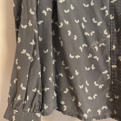 グレーブラウス　トリーバーチの画像